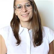 Graduada en filosofía por la Universidade de Santiago de Compostela se ofrece como profesora particular para impartir clases dinámicas y productivas